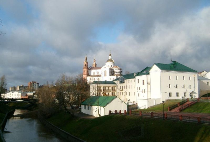 Файл:Tolstogo Vitba 2009.jpg