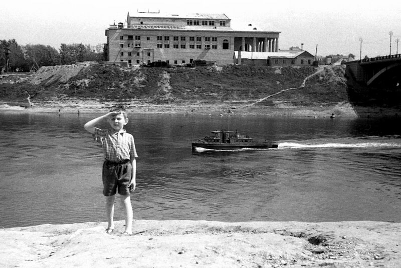Файл:Dvina-teatr~1958.jpg