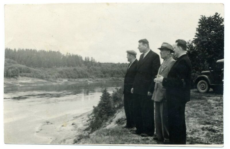Файл:Shkredo-Rajcev-Shmyrev-Purizhenok-1963.jpg