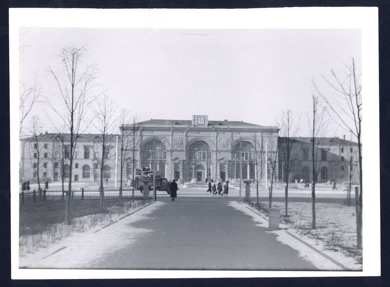 Файл:Vokzal-Kirova-1950-e.jpg